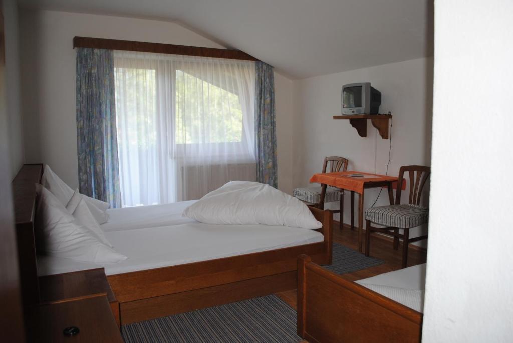 Pension Larchenhof Maurach  Oda fotoğraf